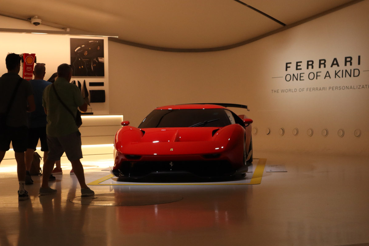 Ferrari w muzeum w Modenie.